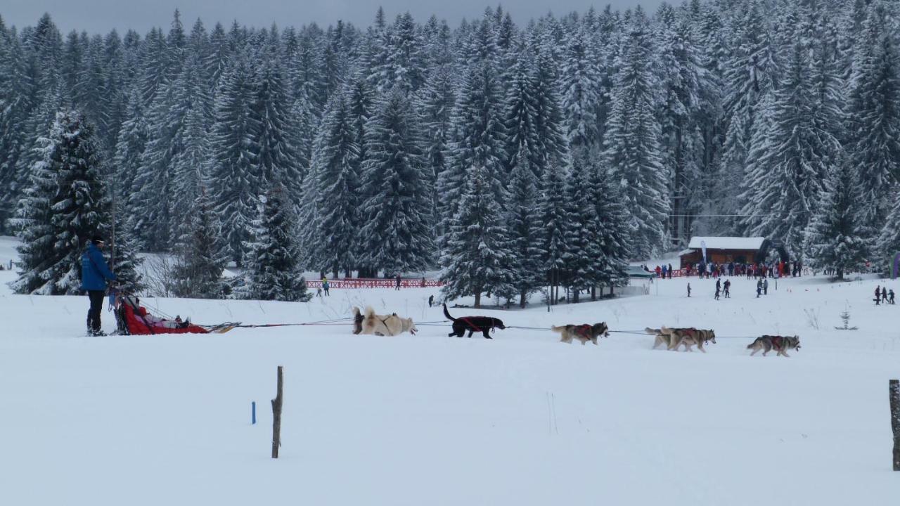 La Grange De Haute-Joux Les Fourgs Exteriör bild